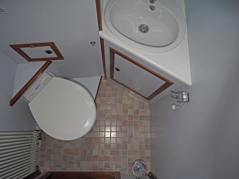 Aft cabin, Accommodation